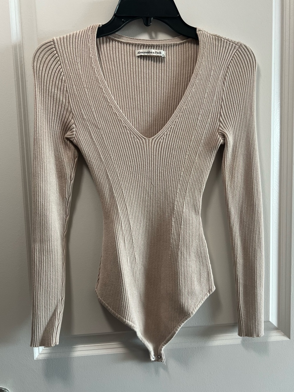 Abercrombie & Fitch Ribbed V-Neck Contour Long Sleeve Bodysuit Taupe Size Small